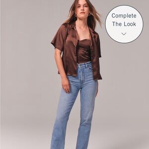 Abercrombie 90s Straight Ultra High Rise- Size 27, light with split hem